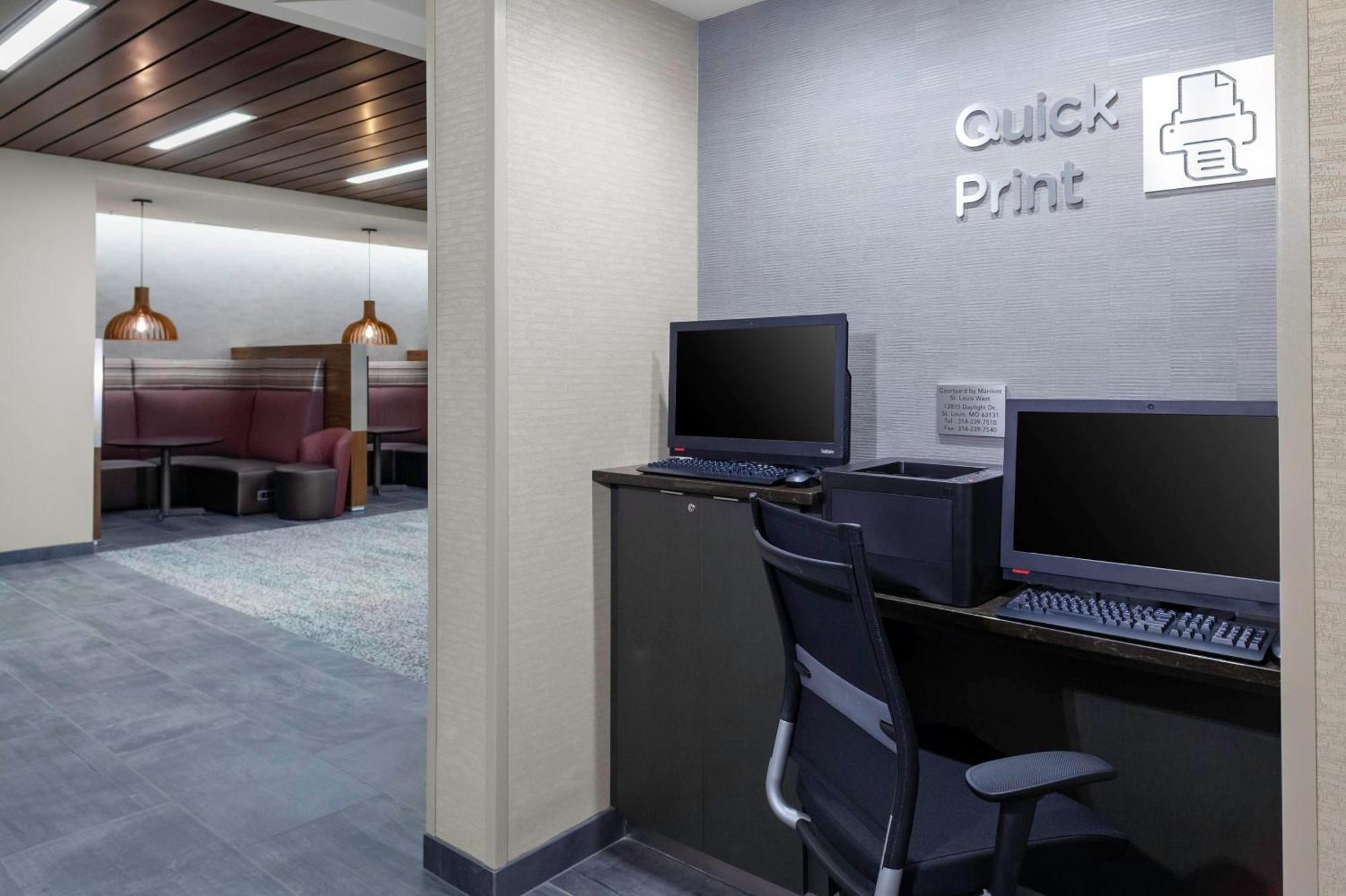 Courtyard By Marriott St. Louis West County Town and Country Exterior foto